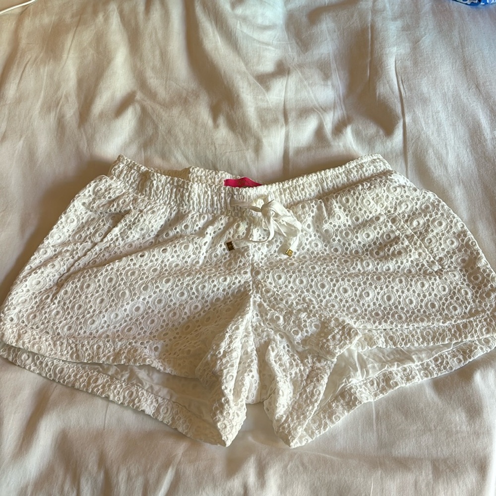 Lilly Pulitzer bay breeze 100% cotton eyelet shorts | white | size small